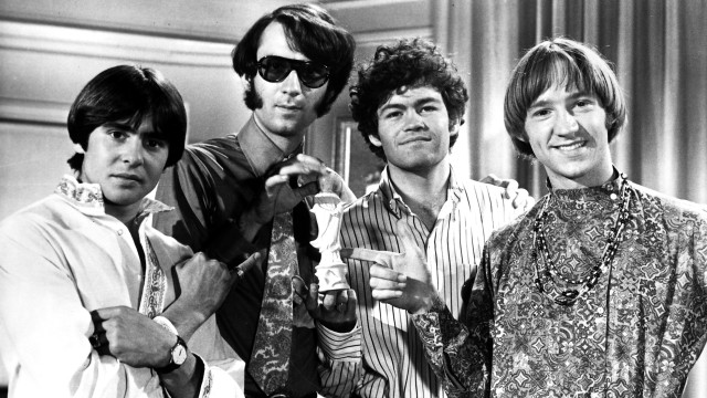 Rolling stones posing picture room free wallpaper - medium preview image