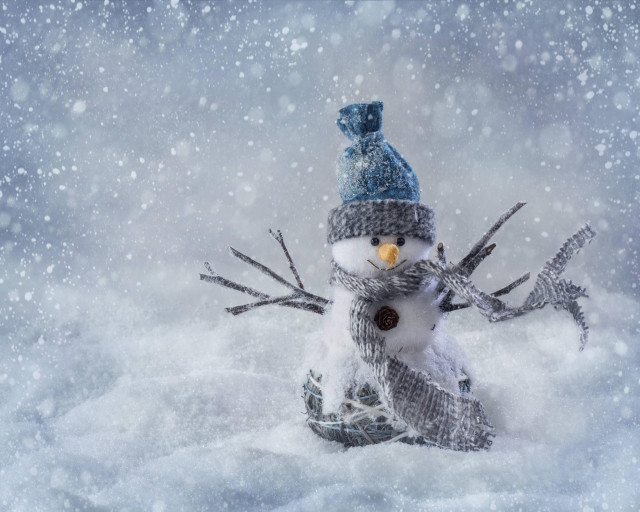 Snowman winter christmas aurora snowfall free wallpaper - medium preview image