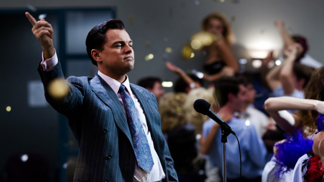 Man suit tie speech crowd free wallpaper - medium preview image