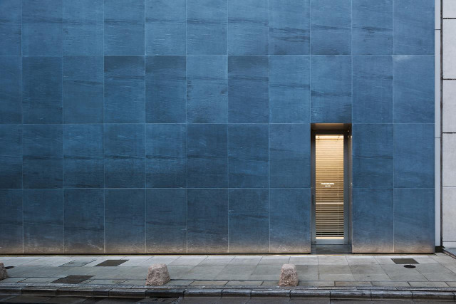 Blue building door sidewalk front free wallpaper - medium preview image