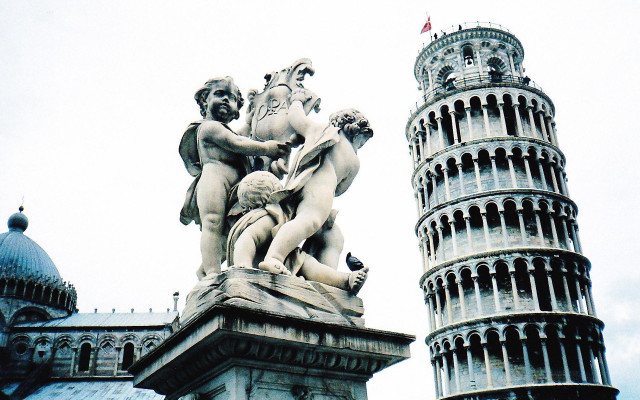 Statue man holding woman tower free wallpaper - medium preview image