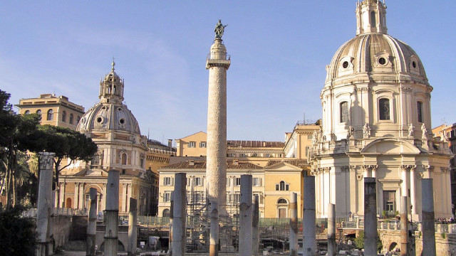 Large building tower clock columns free wallpaper - medium preview image