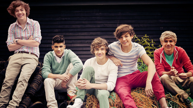 Young men hay bales smiling free wallpaper - medium preview image