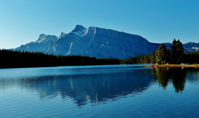 Lake mountain house trees foreground free wallpaper - medium preview image