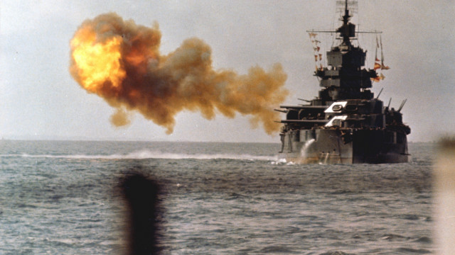 Large ship smoke water background free wallpaper - medium preview image