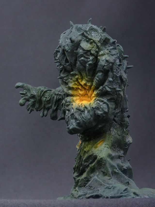 Sculpture man yellow light face free wallpaper - medium preview image