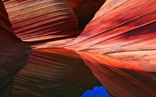 Large canyon narrow pool water free wallpaper - medium preview image