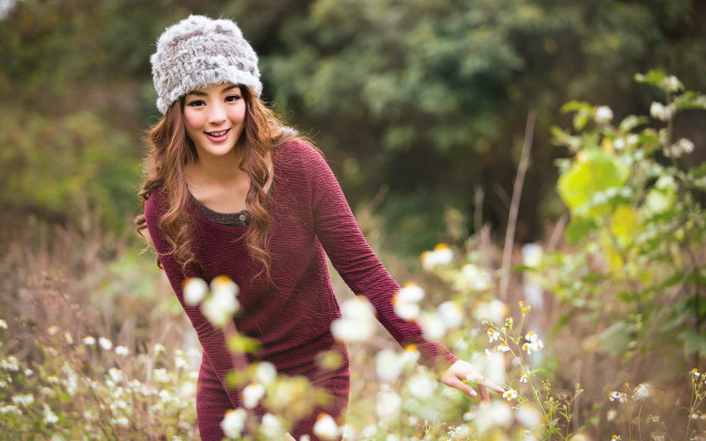 Woman field flowers hat smiling #2 free wallpaper - medium preview image