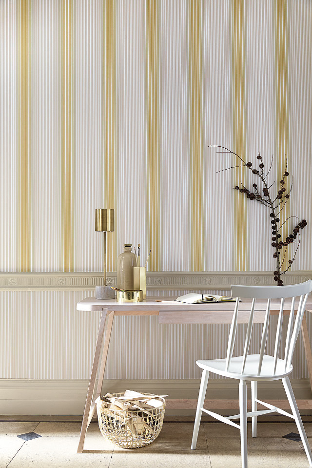 White table white chair vase free wallpaper - medium preview image