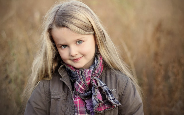 Young girl scarf pose field free wallpaper - medium preview image