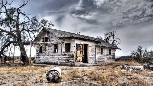 Run down house field barrel free wallpaper - medium preview image