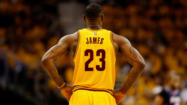 Basketball player back camera hands free wallpaper - medium preview image