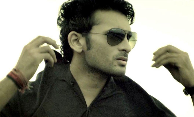 Man sunglasses black shirt hand free wallpaper - medium preview image
