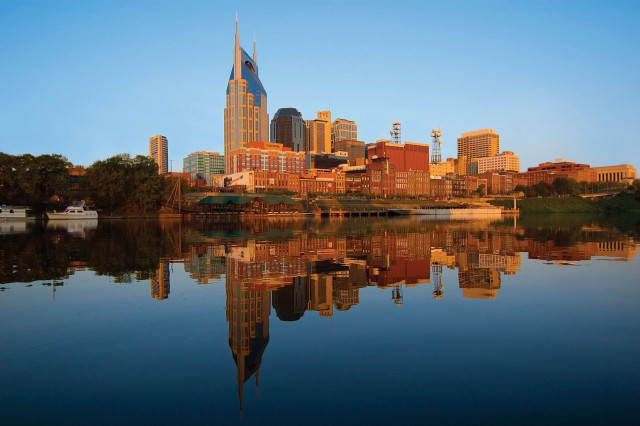 City skyline lake boat water free wallpaper - medium preview image
