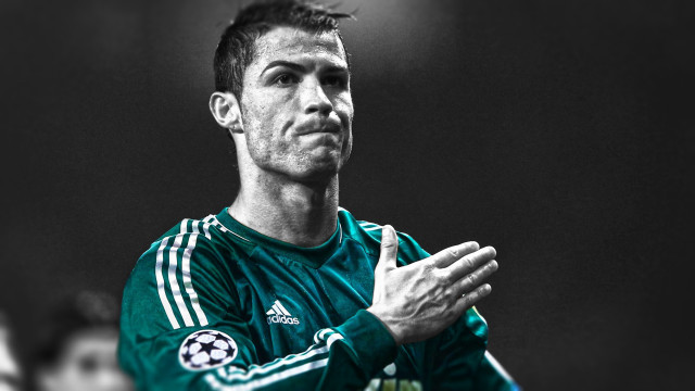 Man green shirt soccer ball #3 free wallpaper - medium preview image