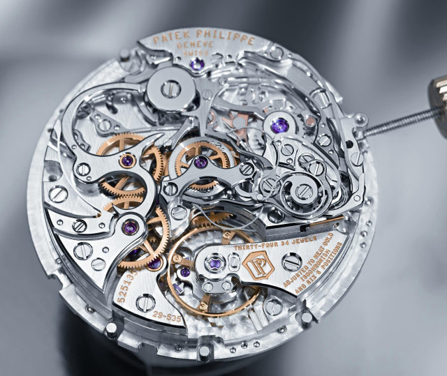 Watch chain gear movement roman free wallpaper - medium preview image