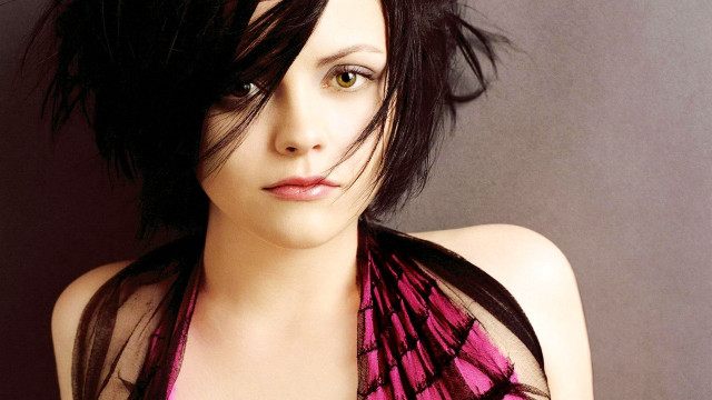 Gothic beautiful blackhair pinktop windpose free wallpaper - medium preview image