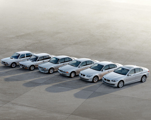 Row of five cars parking free wallpaper - medium preview image