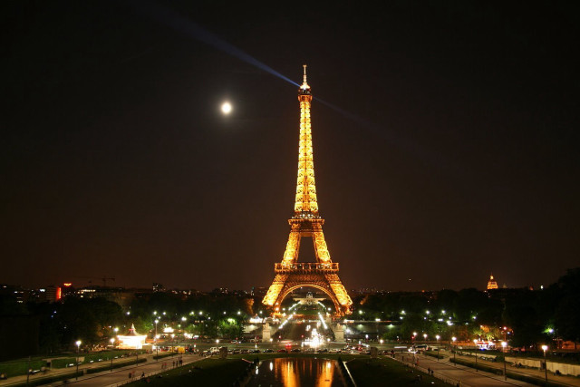 Eiffel tower night full moon free wallpaper - medium preview image