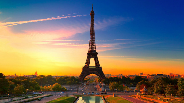 Eiffel tower lit sunset paris free wallpaper - medium preview image