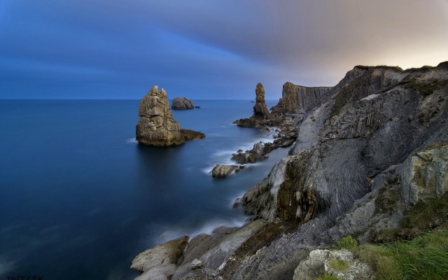 Rocky cliff water large rock free wallpaper - medium preview image