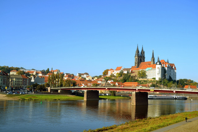 Bridge river city church hill free wallpaper - medium preview image