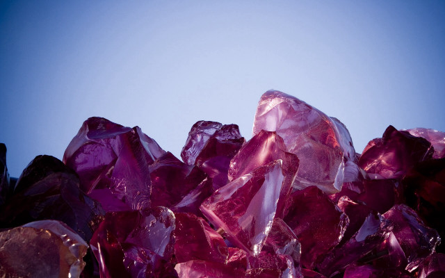 Purple crystals table blue sky free wallpaper - medium preview image