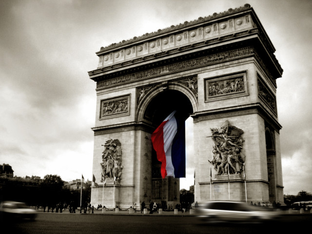 Car driving monument flag white free wallpaper - medium preview image