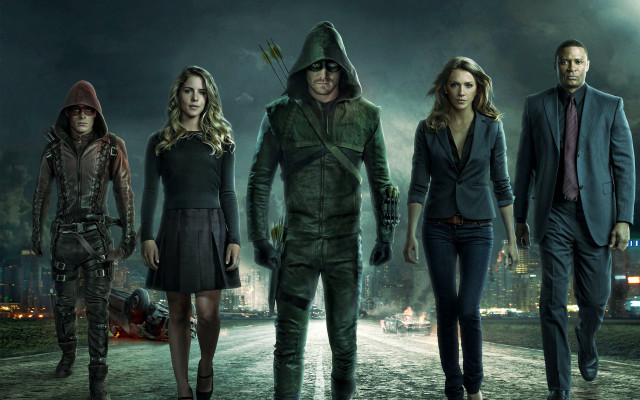 Group people dark road city free wallpaper - medium preview image