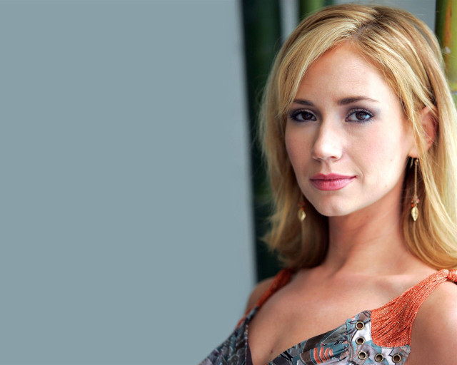 Blonde woman dress posing picture #3 free wallpaper for desktop - medium preview image