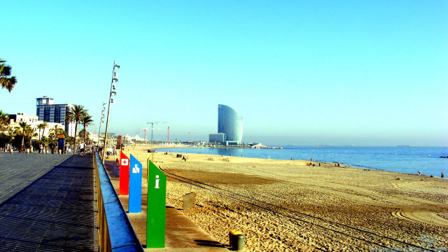 Beach colorful huts ocean city free wallpaper - medium preview image