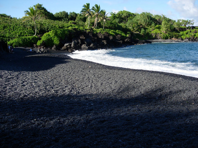 Black sand beach wave palm free wallpaper - medium preview image
