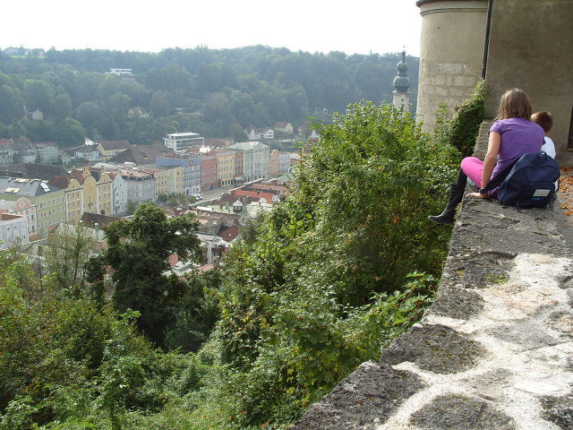 Woman child sitting ledge overlooking free wallpaper - medium preview image