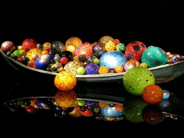 Boat colorful balls reflection black free wallpaper - medium preview image