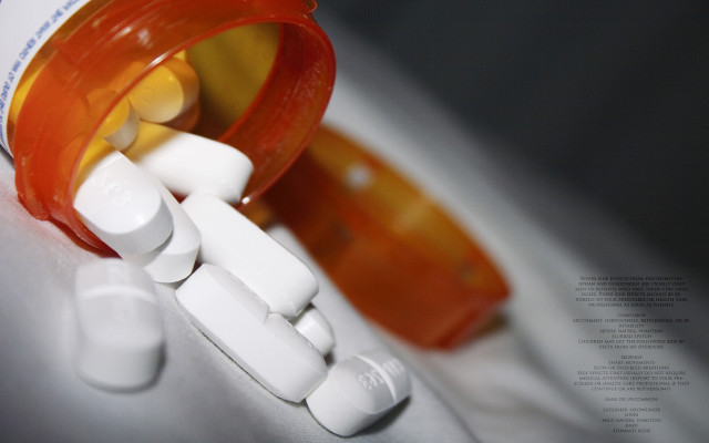 Pill bottle pills blackwhite shallow free wallpaper - medium preview image