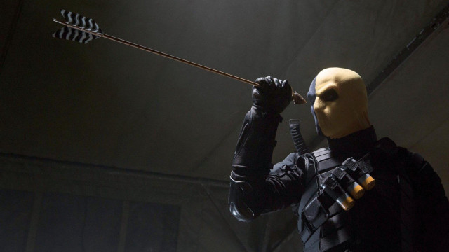Man black outfit bow arrow #9 free wallpaper - medium preview image