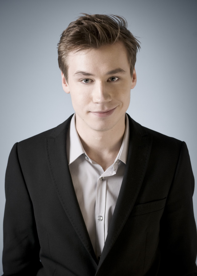 Man smiling suit white shirt #2 free wallpaper - medium preview image