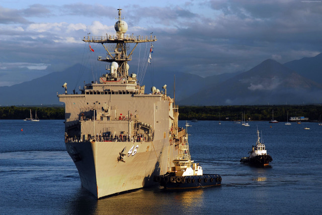 Large ship tug boat mountains free wallpaper - medium preview image