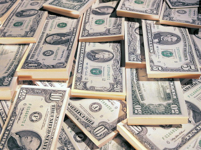Money pile table clocktower bridge free wallpaper - medium preview image