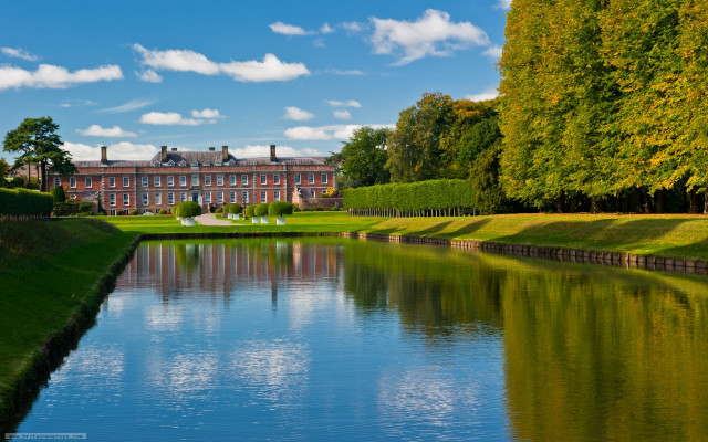 Large building lake park sunny free wallpaper - medium preview image