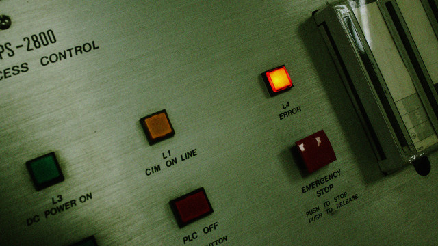 Control panel buttons switch side free wallpaper - medium preview image