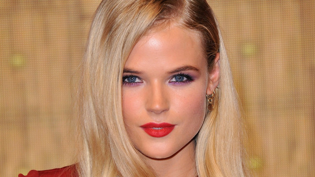 Blonde woman red dress blue #2 free wallpaper - medium preview image