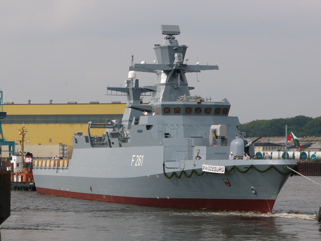 Large gray red ship dock free wallpaper - medium preview image