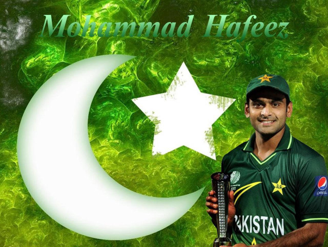 Man holding trophy green background free wallpaper - medium preview image