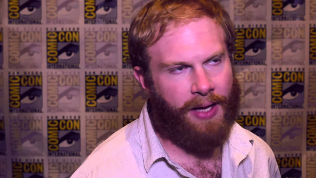 Bearded man talking comic books free wallpaper - medium preview image