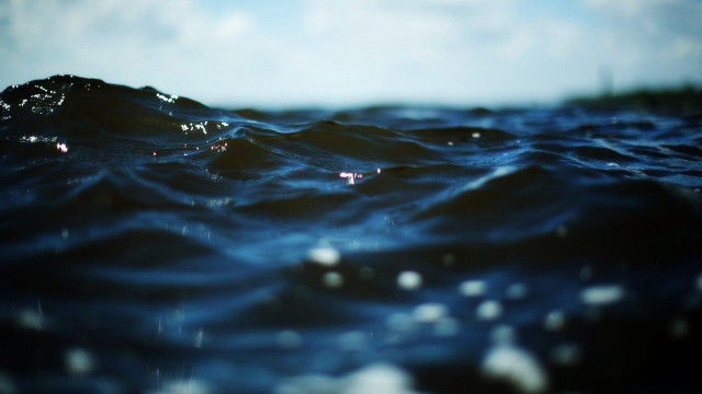 Blurry ocean sky clouds background free wallpaper - medium preview image