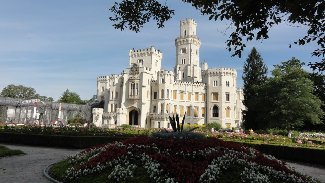 Large white castle clock tower free wallpaper - medium preview image