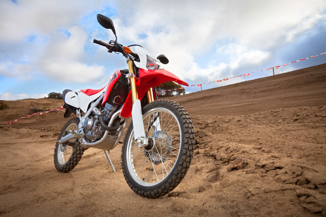 Red dirt bike fence desert free wallpaper - medium preview image