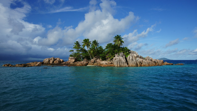 Small island palm trees ocean #14 free wallpaper - medium preview image