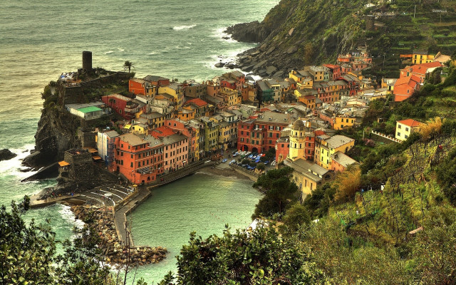 Village cliff ocean town water free wallpaper - medium preview image